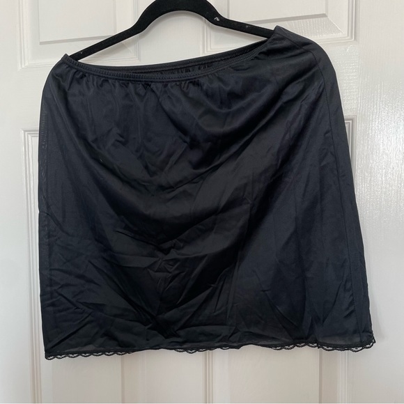 19080s Skirt Slip - Picture 2 of 3